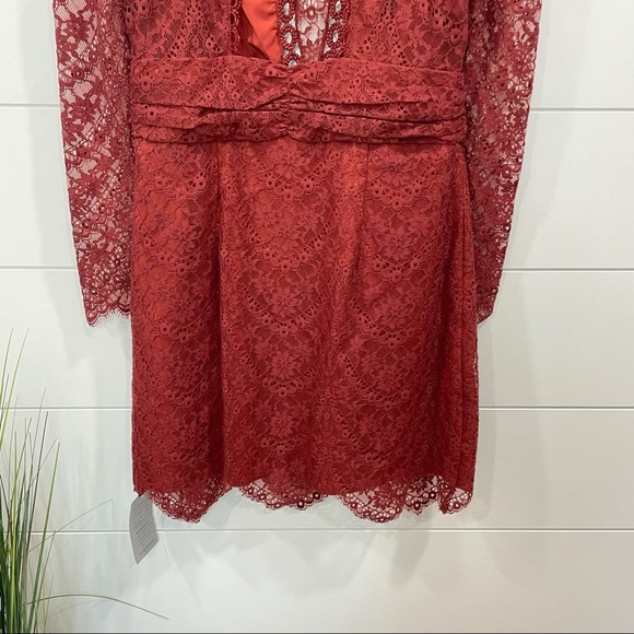 Revolve NWT Saylor Celia Dress in Russet Size S - Picture 10 of 13